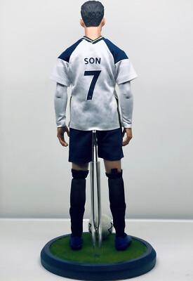 KUMIK Son Heung-Min World Class Soccer Player 12in Action Figure