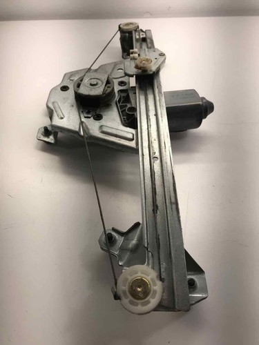 2000 - 2005 SATURN L SERIES L300 Window Regulator Motor Rear Passenger Right OEM - Picture 3 of 13