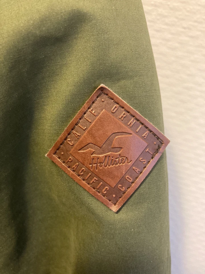 Parka Hollister-Abercrombie Heritage Sherpa forrada de piel oliva XS Foto 2 de 4