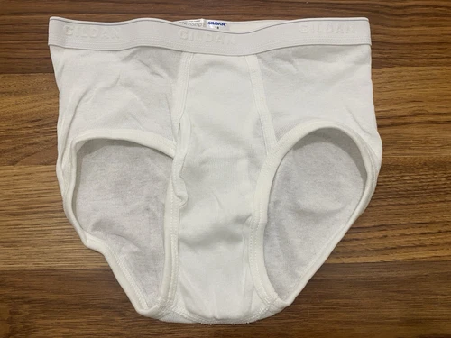 Boys Gildan Briefs Size 18 White 28-29 inch waist