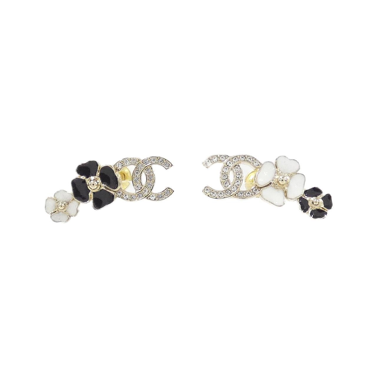 Authentic CHANEL ABF389 Gold-Tone Earrings with Pearl Accents