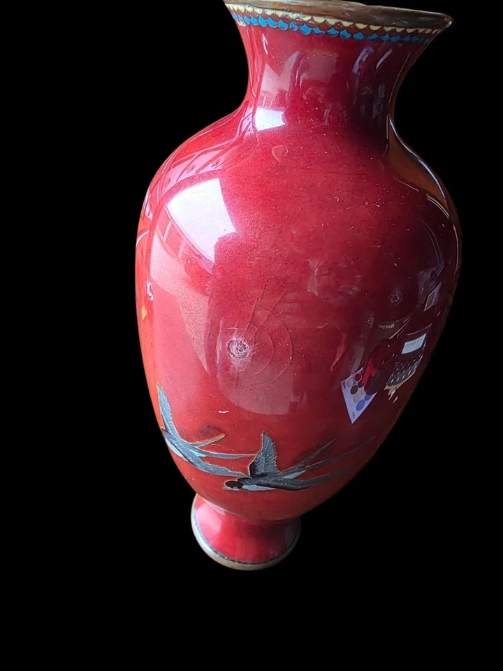 Antique Japanese Meiji Era Totai Shippo Cloisonne Vase Red Birds in Flight - Image 3 of 4