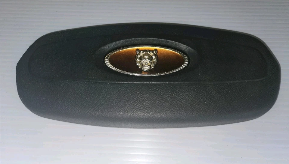 1970’s Jaguar XJ6 XJ,XJS Steering wheel horn pad assembly OEM C45655 EXCELLENT - Image 2 of 4