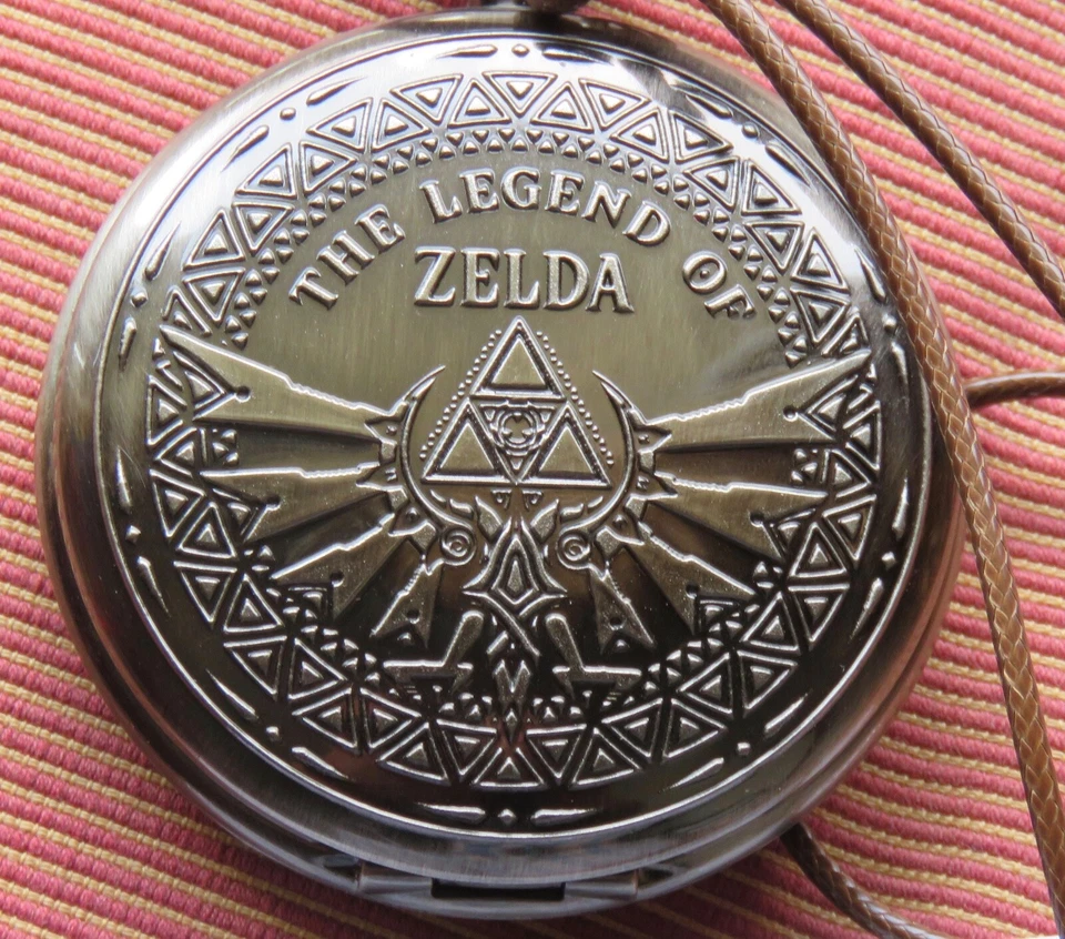 Nintendo Legend of Zelda Links Awakening Dream Island Pocket Watch Taito w/ Box - Image 3 of 4