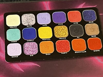 Revolution Good Vibes Hype Forever Flawless Lidschatten Palette
