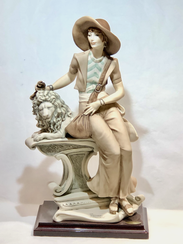 Giuseppe Armani ROBERTA Ragazza Con Leone Di Pietra Girl w/ Stone Lion Sculpture - Picture 3 of 13