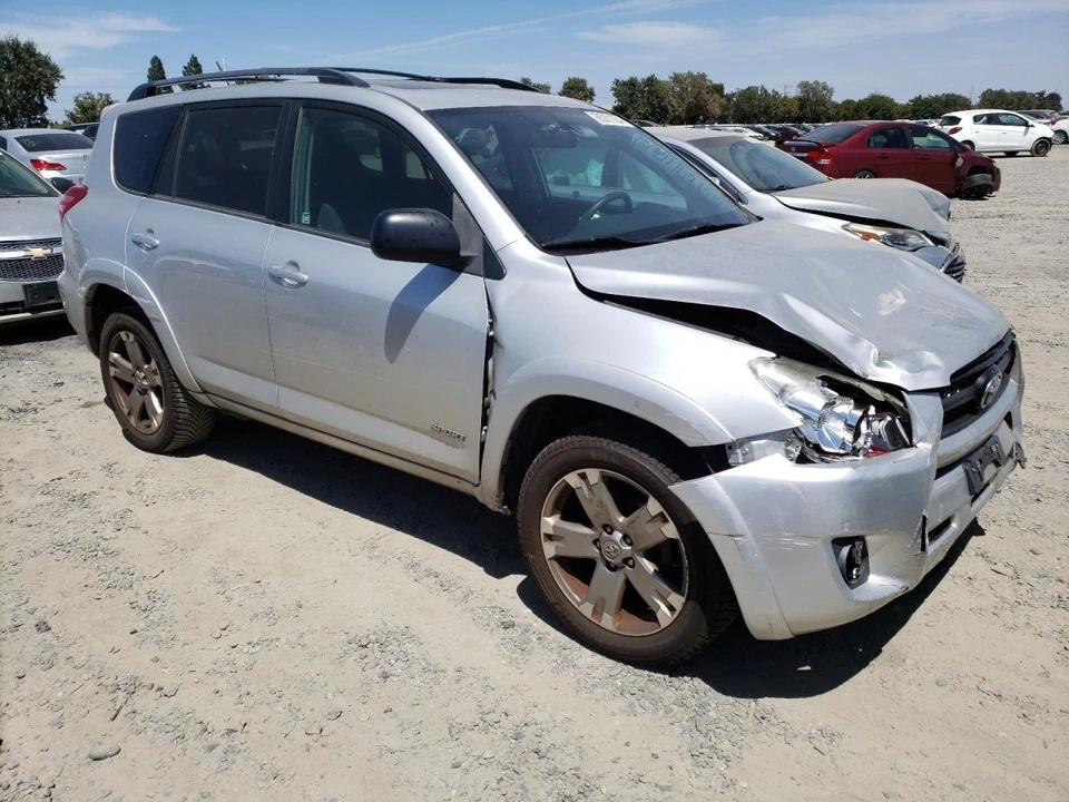 Tanque de combustible usado se adapta a: Toyota Rav4 2010 grado A Foto 4 de 4