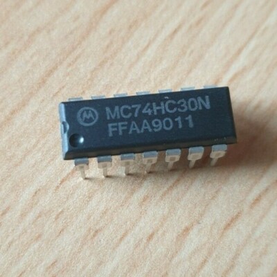 Motorola MC74HC30N *1 Stück* *NOS*