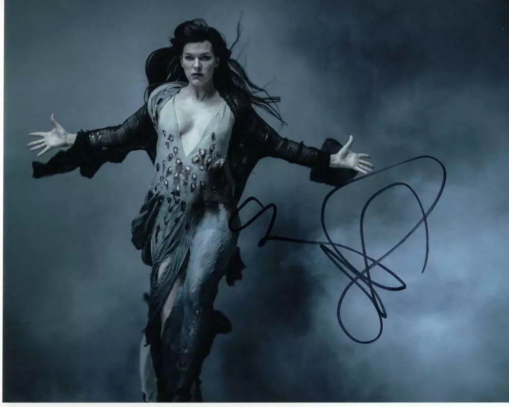 Milla Jovovich Autographed 2016 Resident Evil: The Final Chapter Assau – Celebrity Authentics