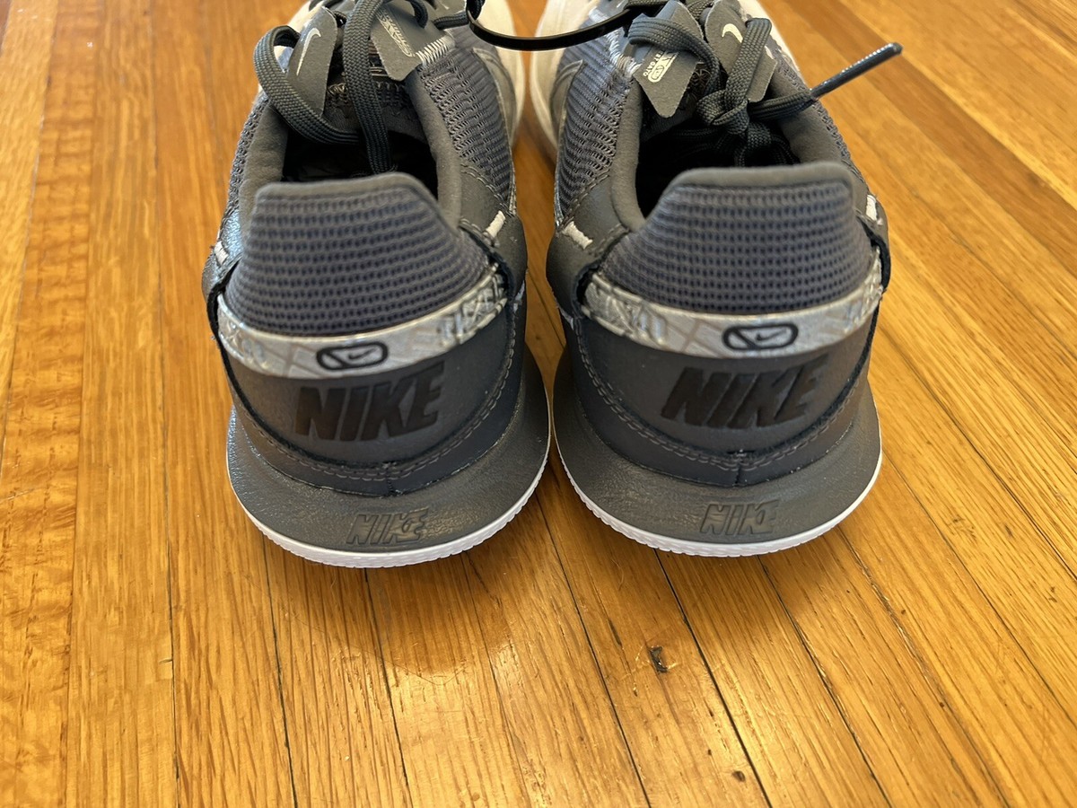 Nike Streetgato IC Soccer Shoes Summit White Silver DC8466 Nike Streetgato IC Soccer Shoes Summit White Silver DC8466