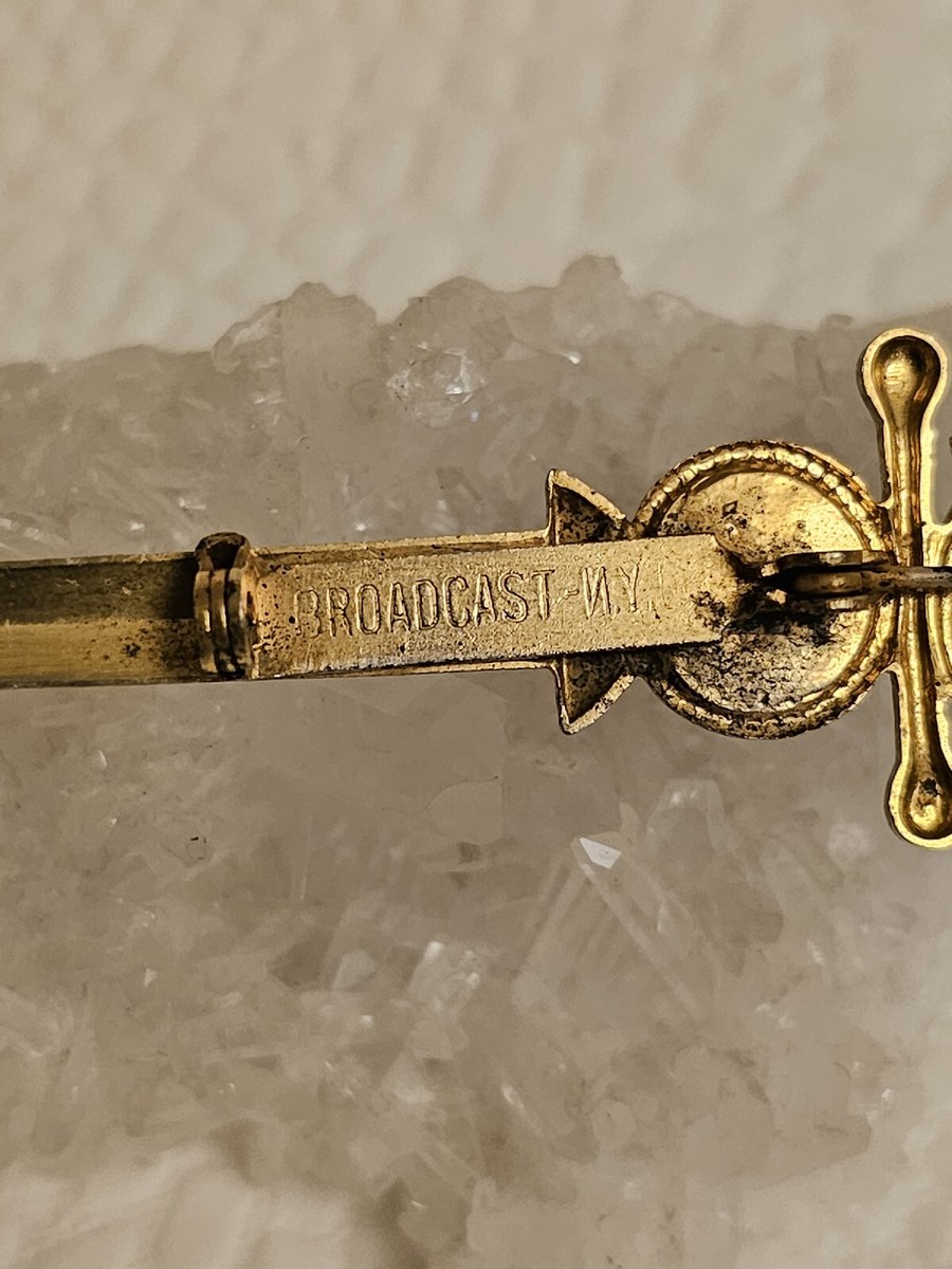 Vintage Broadcast-NY Gold Tone Red Rhinestone Sword Brooch Vintage Broadcast-NY Gold Tone Red Rhinestone Sword Brooch