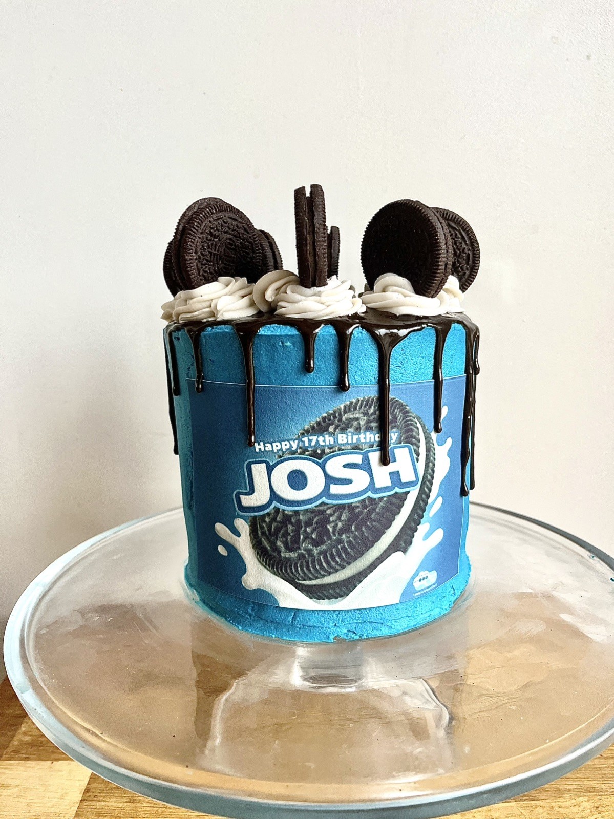 Topper para glaseado de pastel de chocolate tipo Oreo. Personalizado