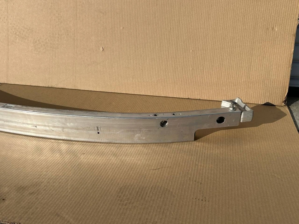 Ударная верхняя арматура переднего бампера 20-23 Tesla Model Y от оригинального производителя 1487601-00-E - Изображение 3 из 4