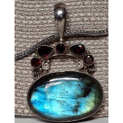 SCHÖNER ANHÄNGER HALSKETTE STERLINGSILBER LABRADORIT UND GRANAT HIMMEL