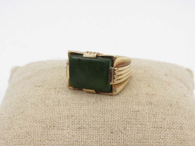 10K Yellow Gold, Green Stone Ring Size 9 3/4 - 11.4g **ACID TESTED**