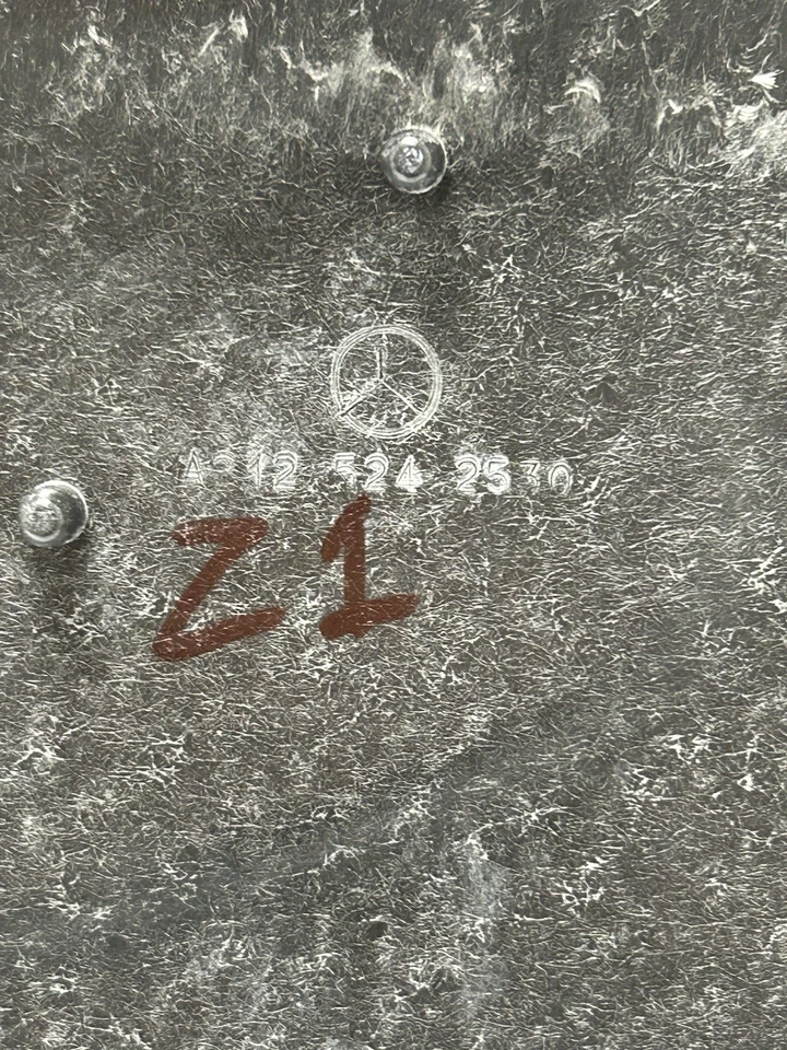 2010 - 2013 梅赛德斯奔驰 E350 W212 防溅护罩车身下 Oem — 第 3/3 张图片