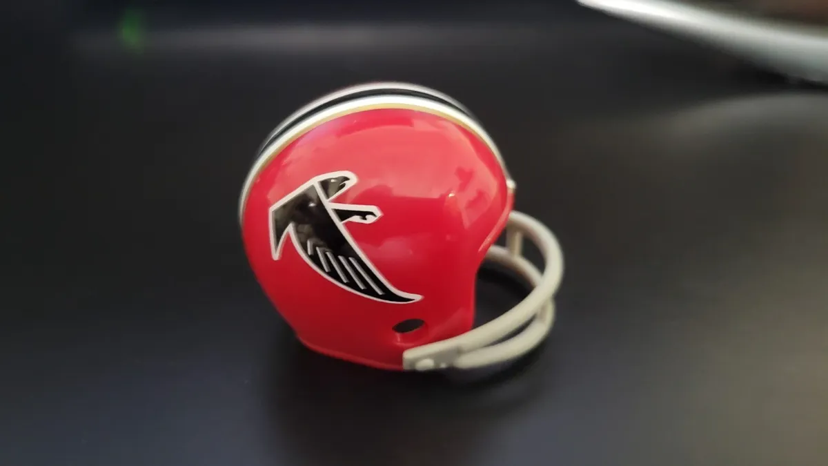 Atlanta Falcons Throwback Pocket Pro Helmet