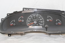 Speedometer Instrument Cluster 00 01 Ford E150/E250/E350/E450 Van 218,602 Miles