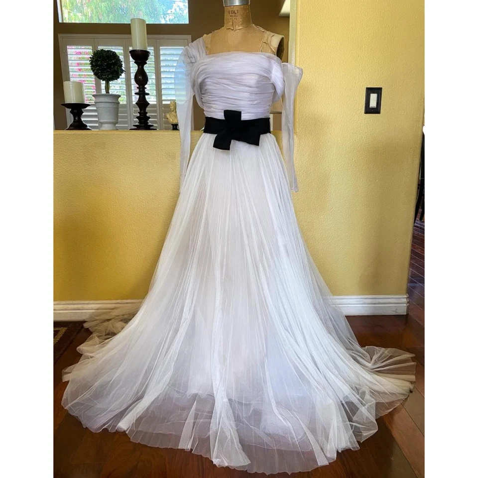 Carolina Herrera Tulle Layered Wedding Gown Couture Black White Off The Shoulder - Image 2 of 4