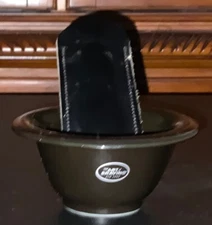 THE ART OF SHAVING SHAVING BOWL AND STRAIGHT RAZOR