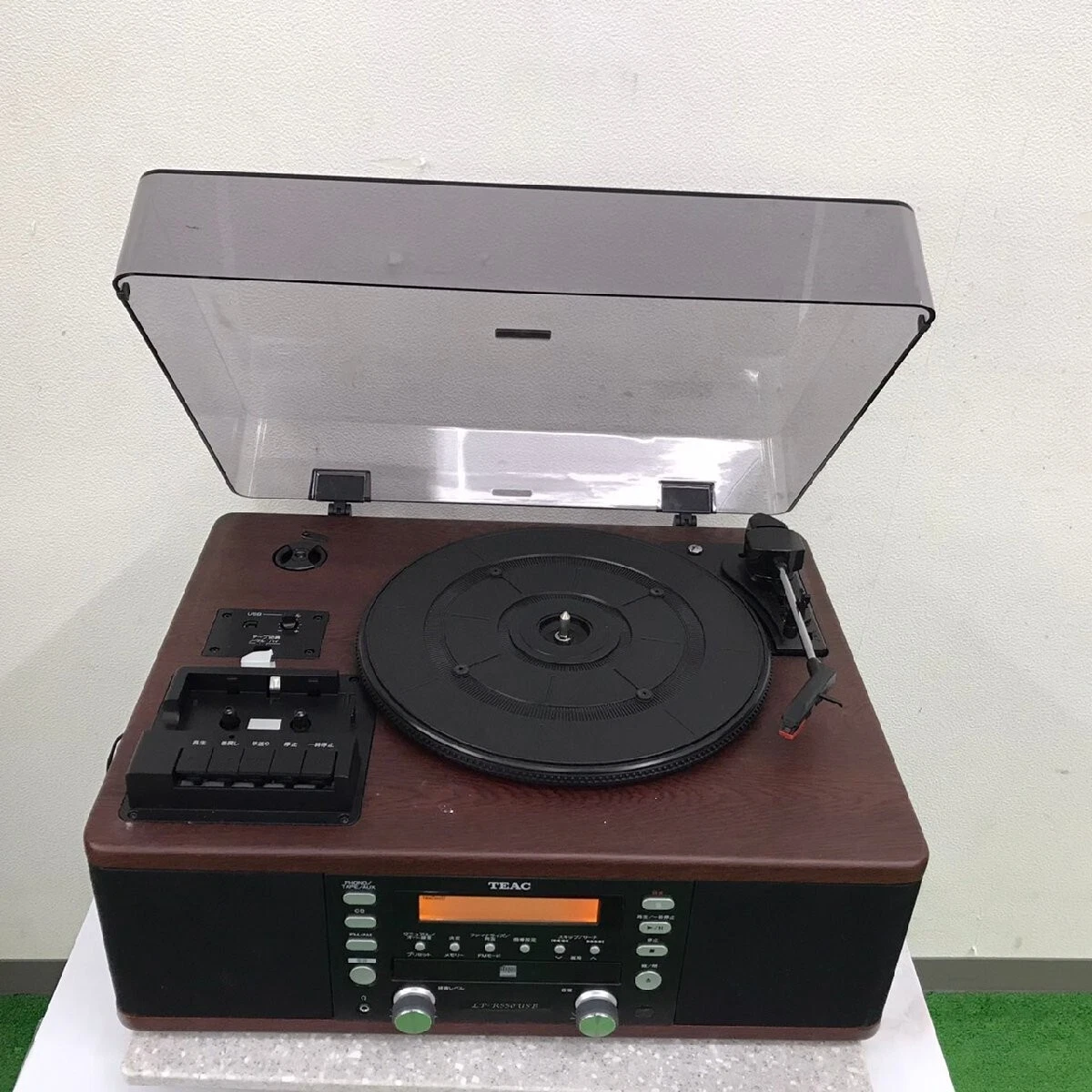 TEAC LP-R550USB CD Recorder with Turntable and Cassette