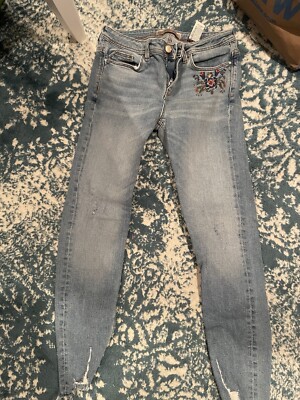 Women s Zara Basic Jeans. Never Worn. Great Condition. Womens Size 6