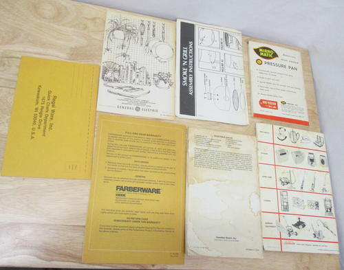Assortment of 8 Vintage & MCM Kitchen Appliance Manuals, Cookbooks & Recipes - Picture 2 of 7