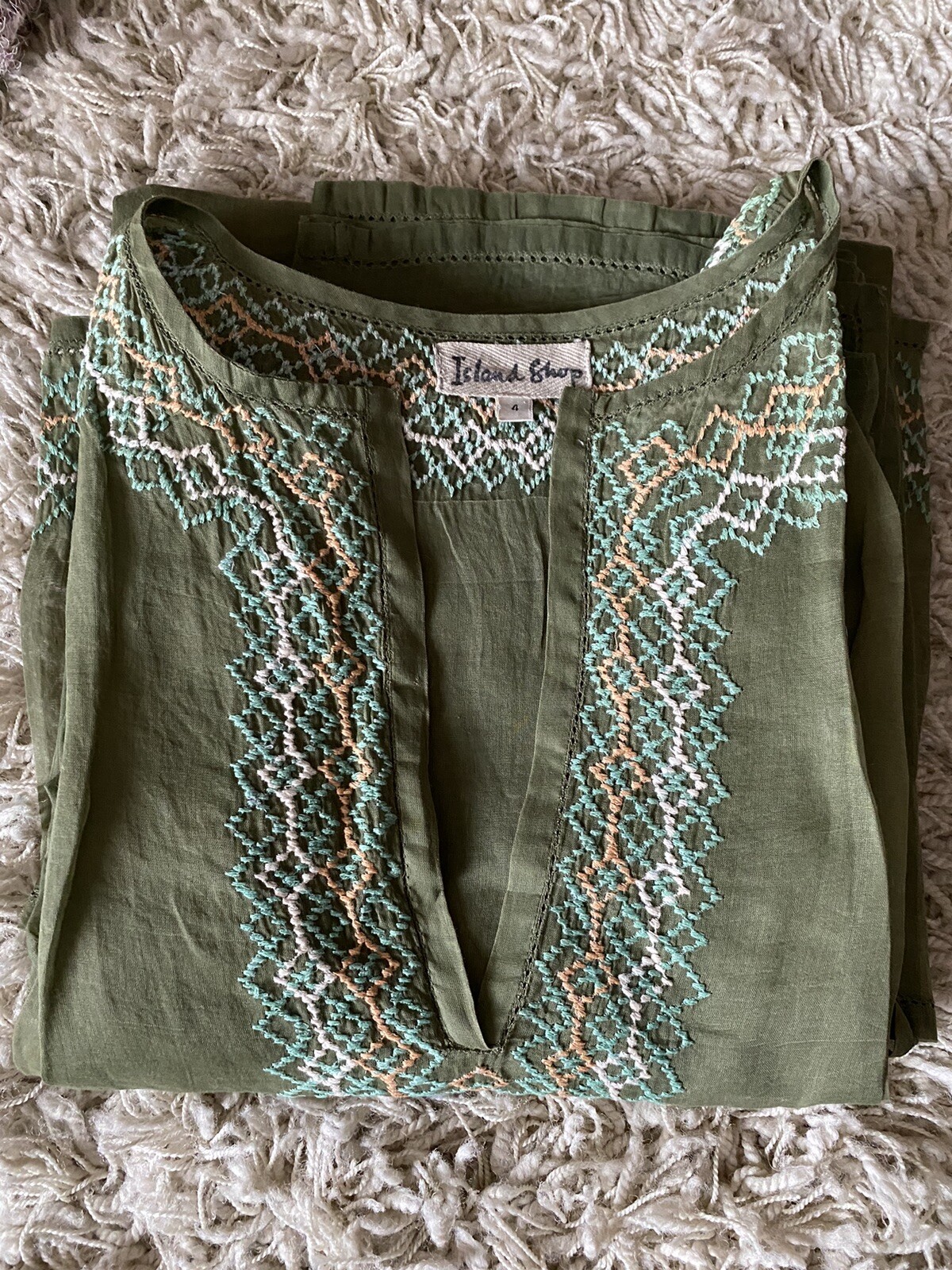 Island shop dress Embroidered Kurta and Pant S (two piece), Size 4