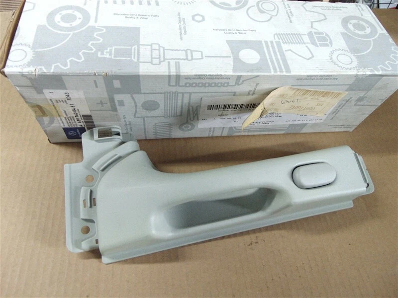Brand New Rear Left Door Interior Handle Genuine Mercedes 636/639 
