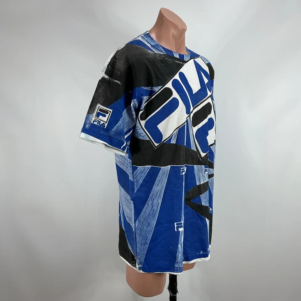 Camiseta Fila De Colección Años 90 Estampado Completo Peso Pesado Puntada Única Nueva Sin Etiquetas L AOP Foto 3 de 4