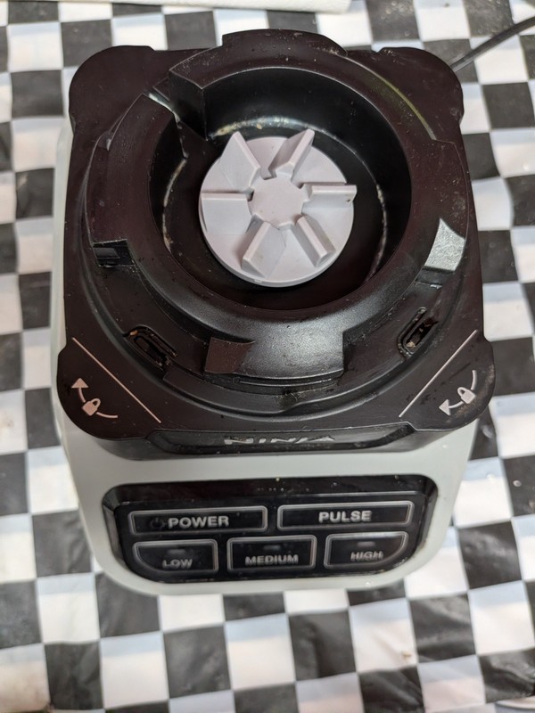 Ninja Professional BL610 1000W (Blender Motor Base Only) Tested and Working