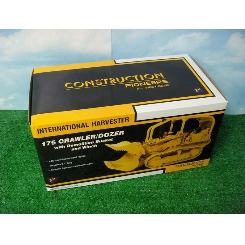 1/25 International Harvester 175 Crawler/Dozer w/ Demo Bucket & Winch 40-0127 - Image 3 of 3