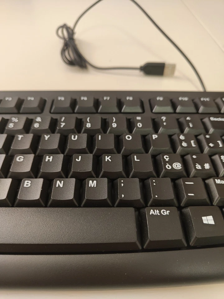 Tastiera Logitech K120 | Nuova | Cavo USB Plug-and-Play - Immagine 3 di 4