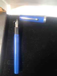 Vintage Sheaffer NO NONSENSE Fountain Pen - Medium Nib - Made in USA - Blue