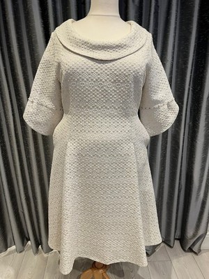 Bestseller Skaterkleid Lizabella strukturiert gold/champagner - Größe 20