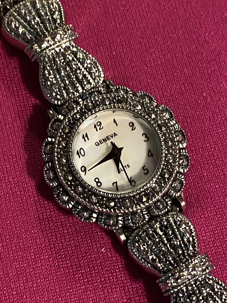 Steel back quartz deals movement stainless