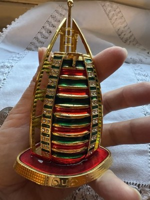 Burj Al Arab Dubai Metal Figurine Gold Tone Red Green 3D Effect Metallic Finish