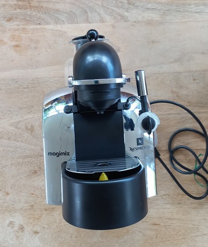 Magmix M200 Nespresso Coffee Machine - Picture 2 of 7