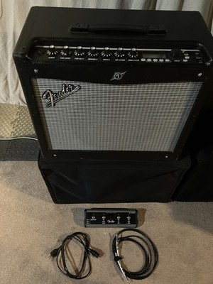 Fender Mustang III V.2 100-Watt 1x12'' Modeling Guitar Combo + 4 Button Ftswitch.