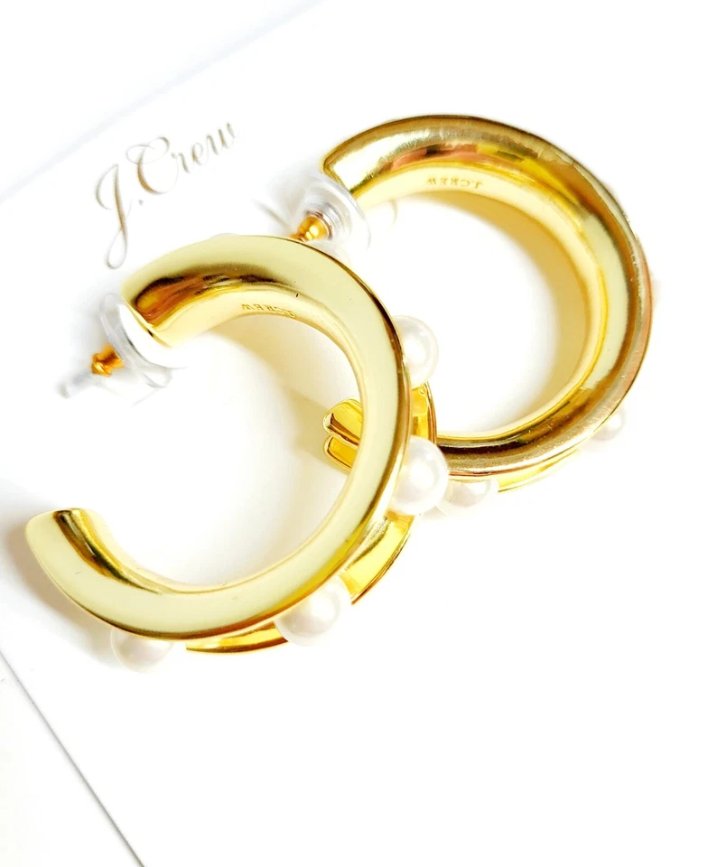 Pendientes colgantes de aro con tachuelas de perlas J.Crew en latón chapado en oro con perlas BO255 NUEVOS CON ETIQUETAS Foto 2 de 4
