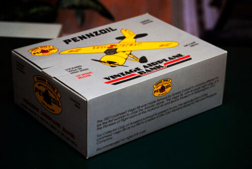 LTD ED. 1992 LOCKHEED VEGA 5B HIGHWING PRESSOFUSO AEREO BANCA METALLO PENNZOIL NUOVO - Foto 3 di 3