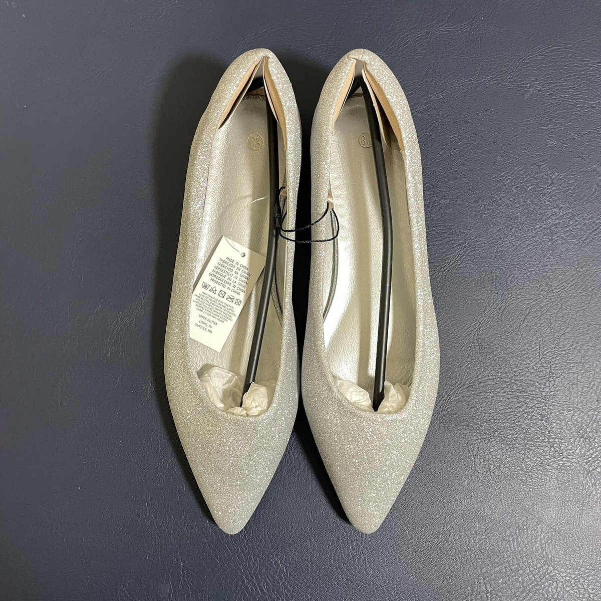 PENNYSUE Women's Pointed Toe Ballet Flats Shoes Silver Glitter Size NWT - Main Image