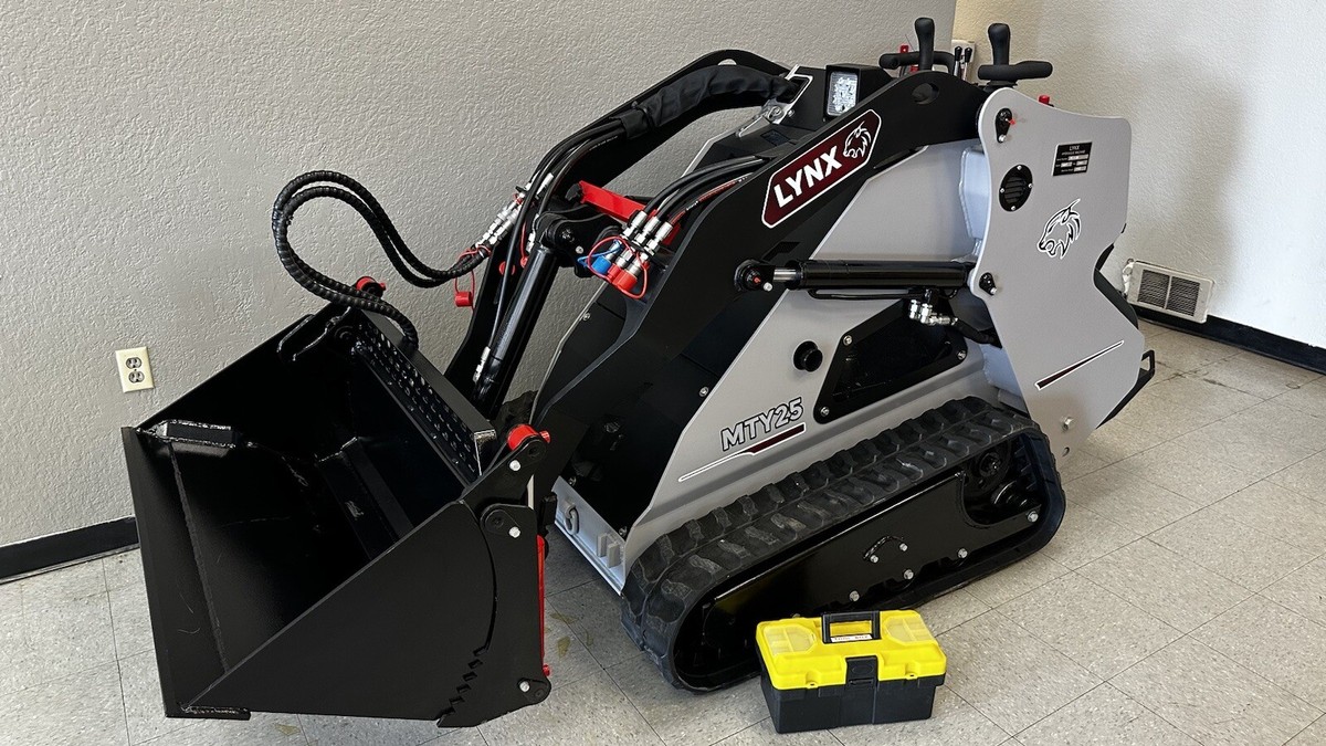 なつかしいLynx 2023 LYNX MTY25 PRO MINI TRACK LOADER KUBOTA DIESEL JOYSTICK