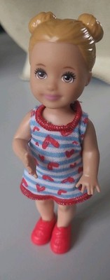 Mattel Barbie Toddler Puppe Kelly Chelsea Baby Schwester mit Herz Kleid blonde Haare