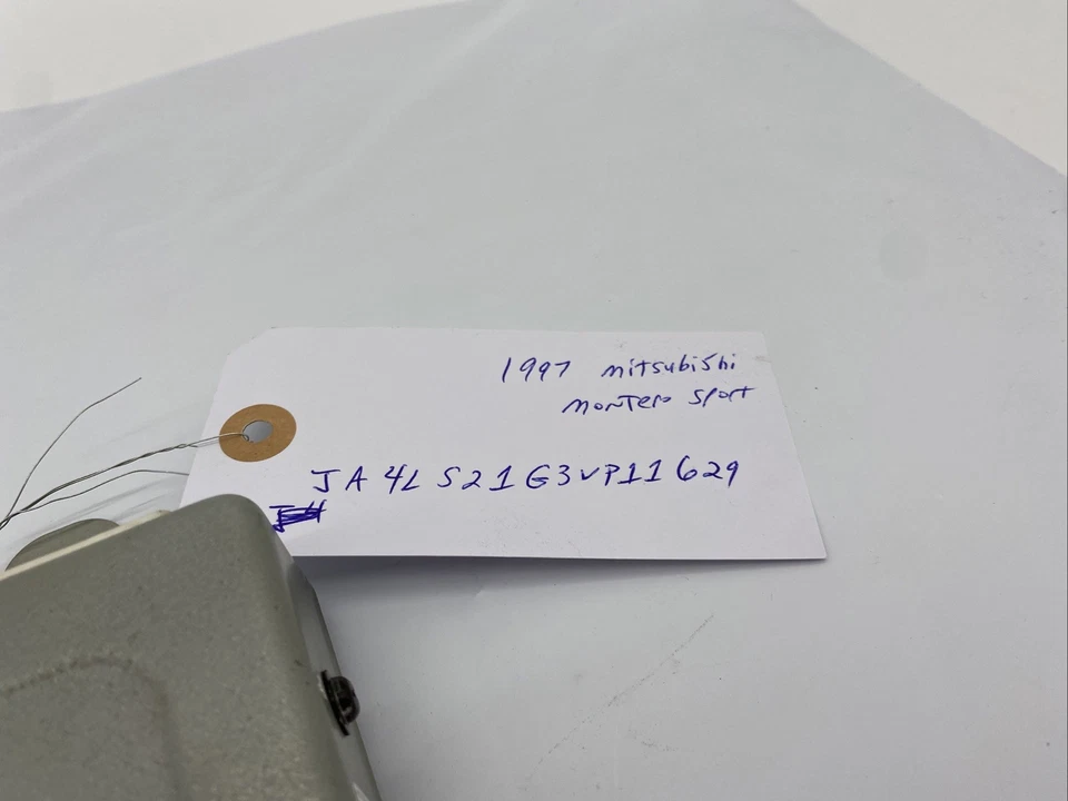 1997 Mitsubishi Montero Sport ECM Engine Control Module OEM **MUST MATCH PART#** — 第 3/4 张图片