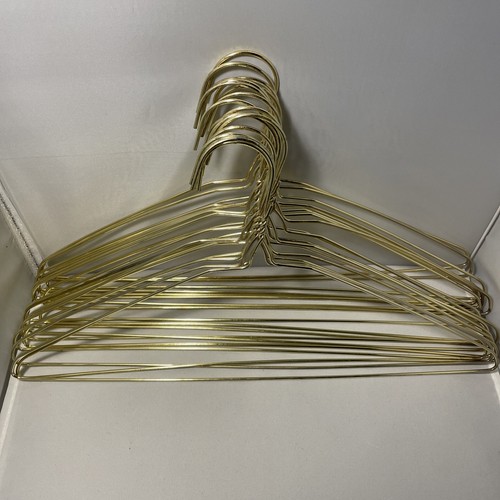 Menge 18 dünne helle goldfarbene Kleiderbügel Metall 2 mm Dicke GUC 8,5" x 15,5" - Bild 2 von 7