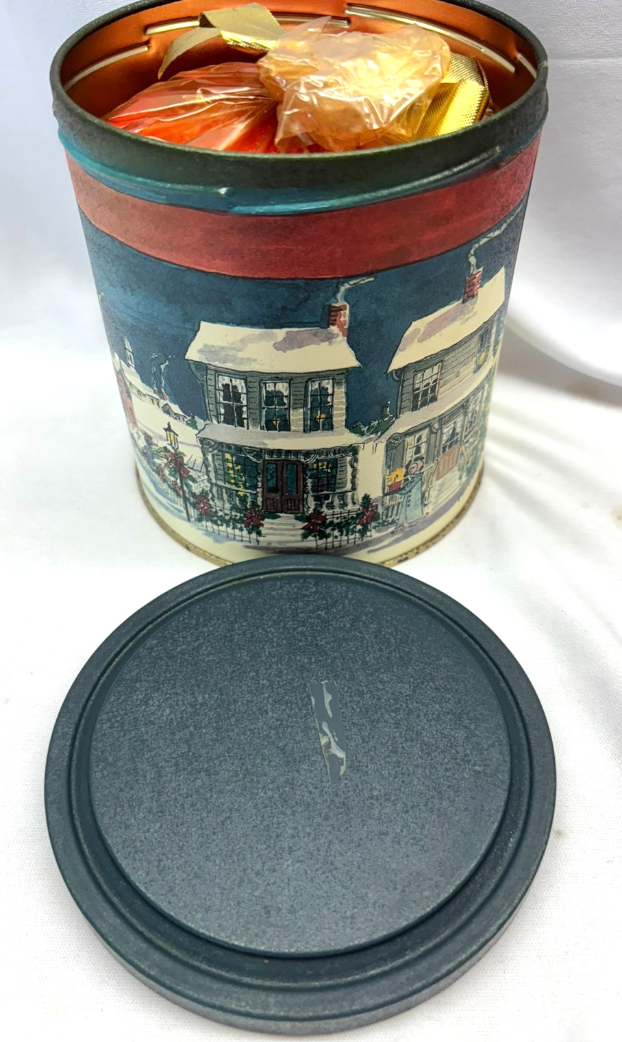 Hearth & Home Traditions 4" Pillar Cake Candle in 1997 Christmas Collector Tin