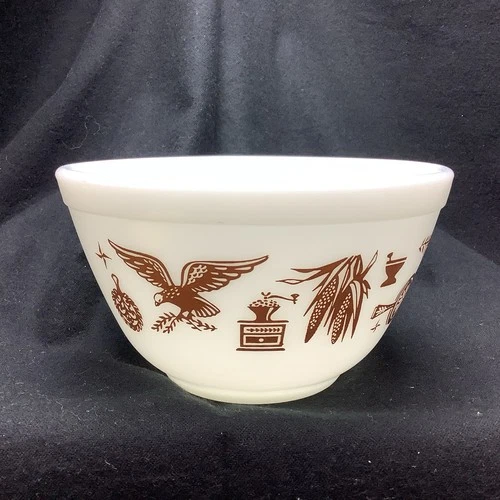 Vintage PYREX Milk Glass Early American 1 1/2pt Small Mixing Bowl #401