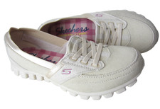 SKECHERS Women Memory Foam Slip-on Relaxed Fit Casual Shoe Beige Sz 8 Laced Toe