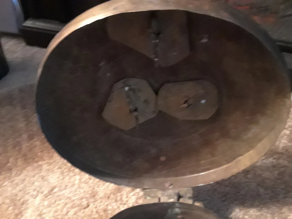 Antigua caja de dote/pan Chapatti única tamaño grande redonda de latón indio de 1800 Foto 3 de 4